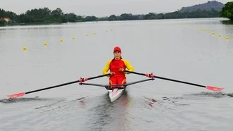 Phạm Thị Huệ xuất sắc vào tứ kết rowing Olympic 2024