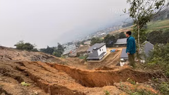 Xuất hiện điểm sạt lở lớn tại thị trấn Khánh Yên (Văn Bàn)