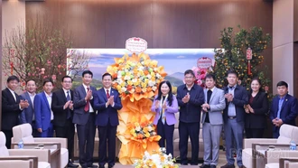 Phó Chủ tịch UBND tỉnh Vũ Thị Hiền Hạnh gặp mặt Đoàn Hội thánh Tin Lành Việt Nam (Miền Bắc)