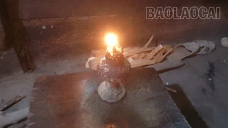 Người dân thôn Háng Phừ Loa mong mỏi điện lưới quốc gia