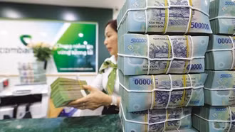 Hàng loạt ngân hàng hạ lãi suất huy động