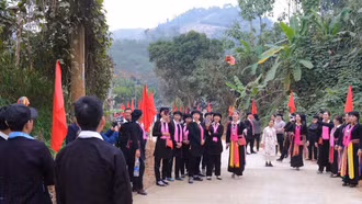 Nét đẹp văn hóa trong Hội “Hát qua làng” tại xã Bản Phiệt