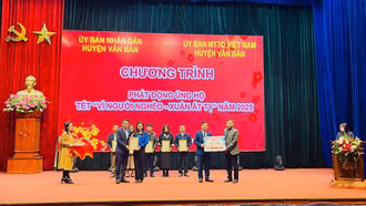 Hơn 868 triệu đồng ủng hộ chương trình "Tết vì người nghèo" - Xuân Ất Tỵ năm 2025