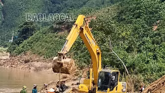Khẩn trương khắc phục sạt lở trên Tỉnh lộ 160 để phục vụ cứu nạn tại thủy điện Đông Nam Á - Nậm Lúc