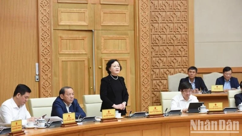 Bộ trưởng Nội vụ Phạm Thị Thanh Trà báo cáo tại Hội nghị. (Ảnh: Trần Hải)