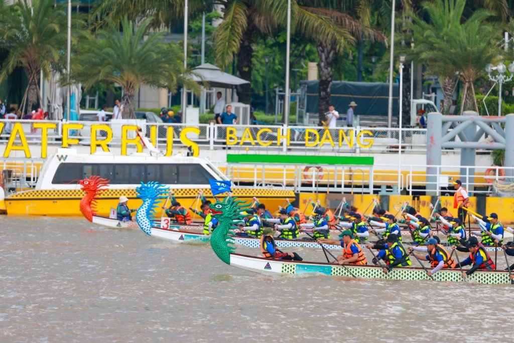 tphcm-vua-to-chuc-thanh-cong-le-hoi-song-nuoc-voi-nhieu-chuong-trinh-hap-dan-khach-du-lich-6545.jpg