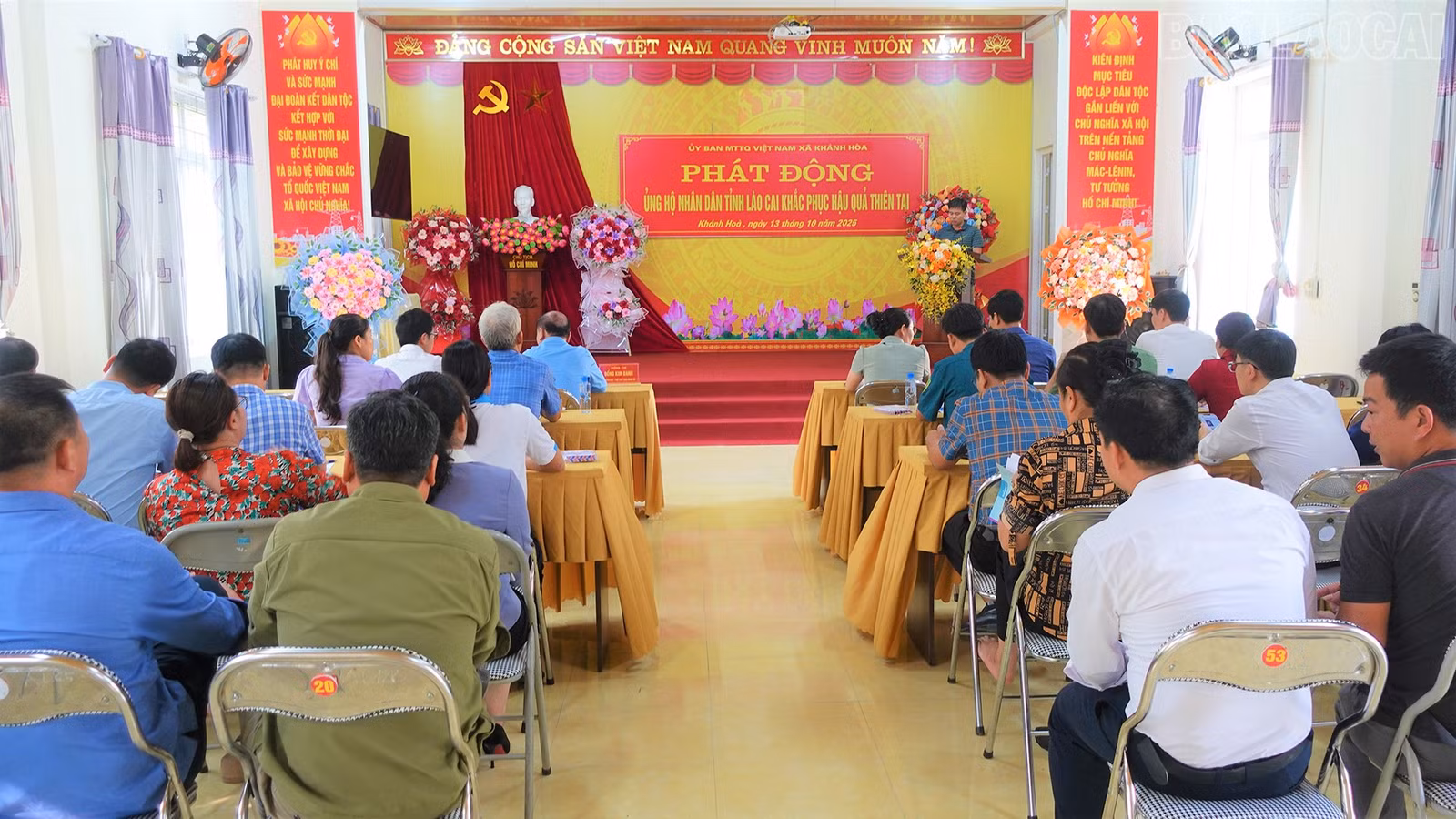 Quang cảnh lễ phát động.