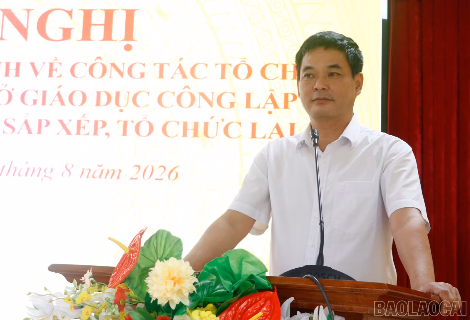 Đồng chí Trần Ngọc Thư - Bí thư Đảng ủy, Chủ tịch HĐND xã phát biểu giao nhiệm vụ.