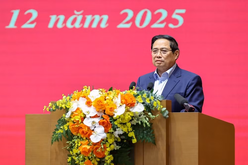 Thủ tướng Phạm Minh Chính nhấn mạnh một bộ phận cán bộ, đảng viên có tư tưởng "làm nhiều sai nhiều, làm ít sai ít, không làm không sai", "thà đứng trước Hội đồng kỷ luật còn hơn đứng trước Hội đồng xét xử". Ảnh: NHẬT BẮC