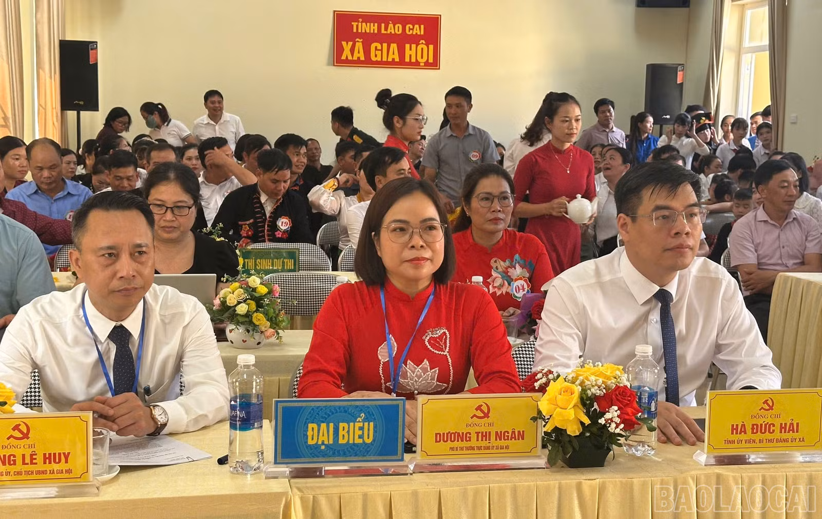 Các đồng chí lãnh đạo xã Gia Hội dự, cổ vũ hội thi.
