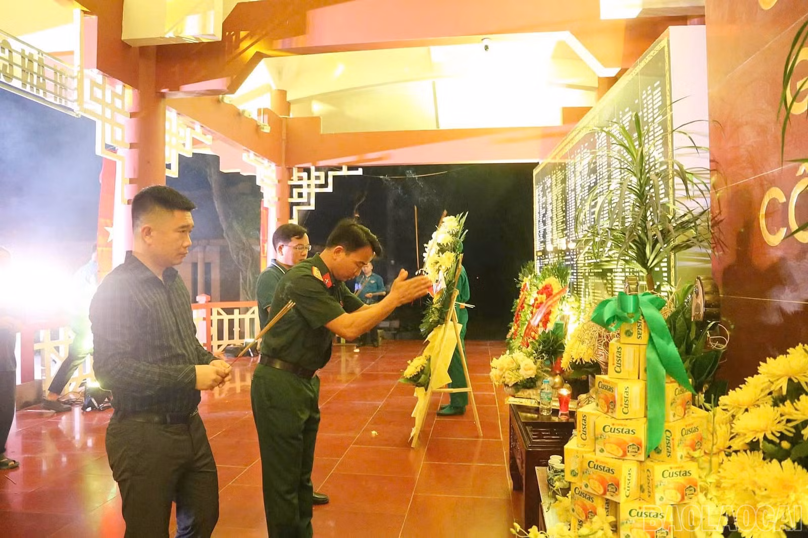 baolaocai-br_doan-da-dang-huong-tuong-nho-cac-anh-hung-liet-sy.jpg