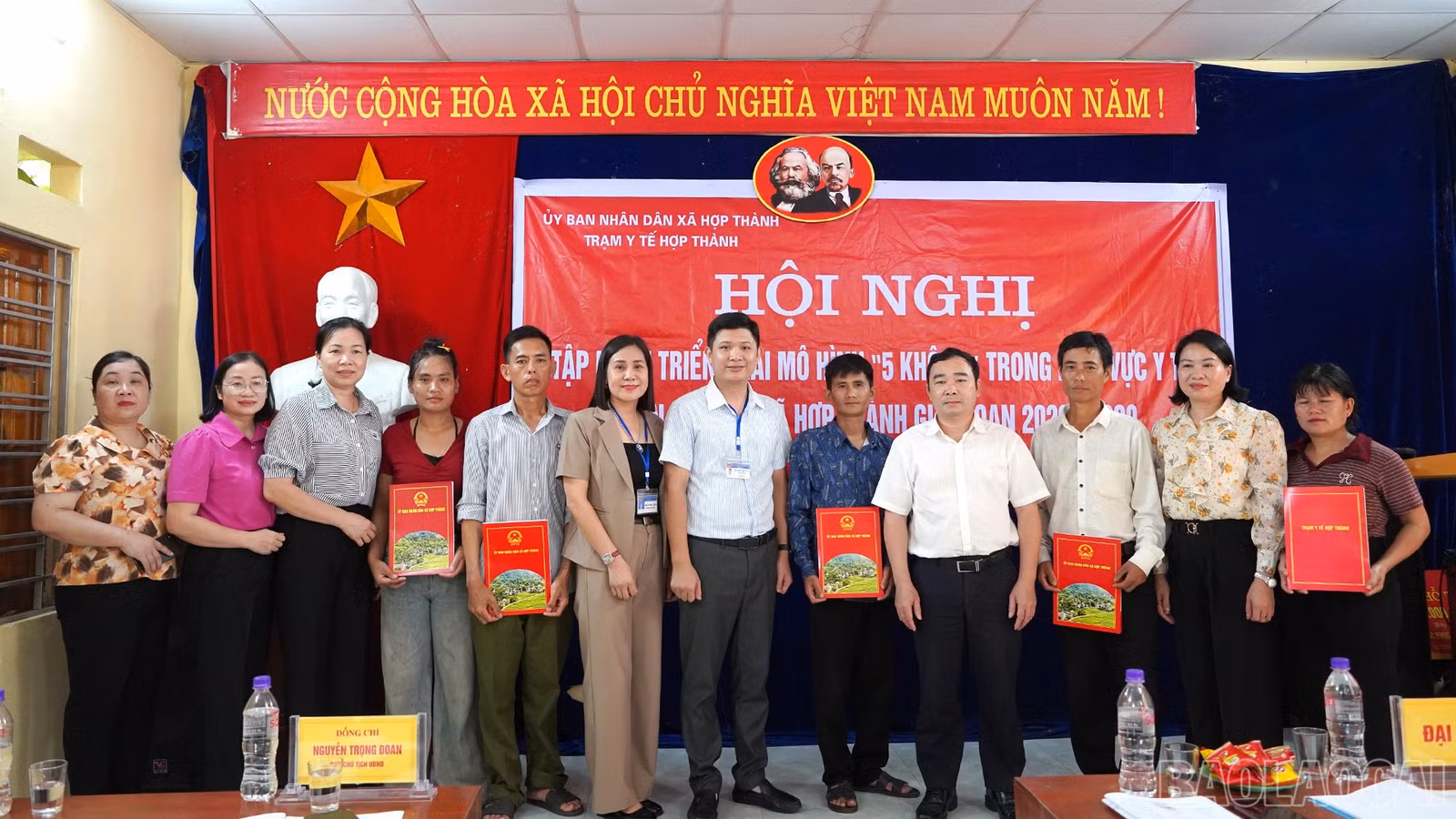 Ra mắt Ban Chủ nhiệm câu lạc bộ "5 không" tại thôn Láo Lý.