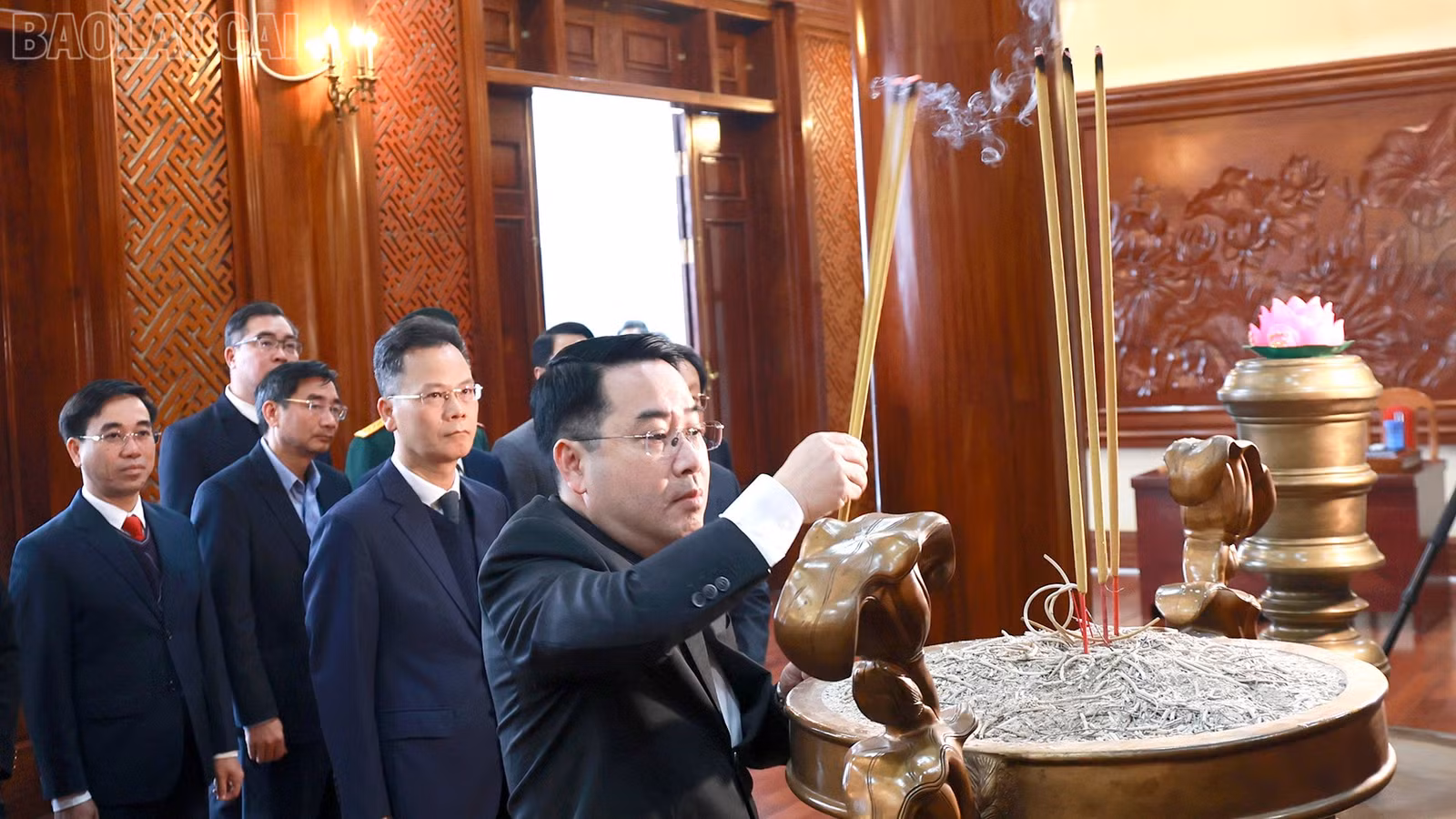 baolaocai-tl_13-2-chutich.jpg