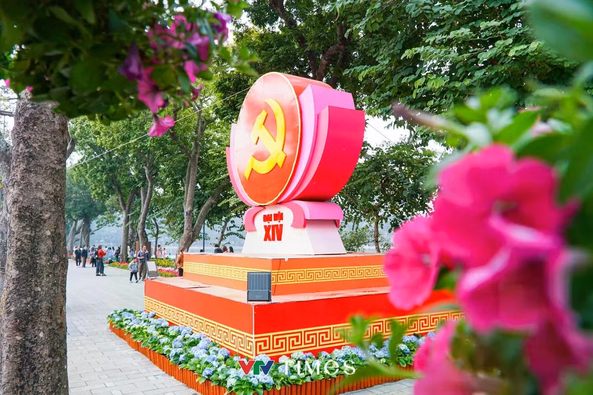 Biểu trưng lớn Đại hội lần thứ XIV của Đảng.