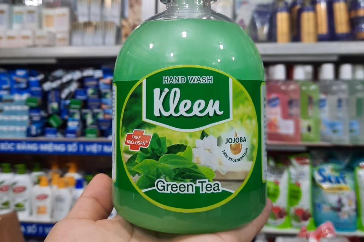 Đình chỉ lưu hành, thu hồi trên toàn quốc lô sản phẩm Kleen Hand Wash (Sữa rửa tay Kleen - hương trà xanh) chai 500ml, do Công ty cổ phần mỹ phẩm Sài Gòn chịu trách nhiệm đưa ra thị trường và sản xuất. (Ảnh chụp màn hình)