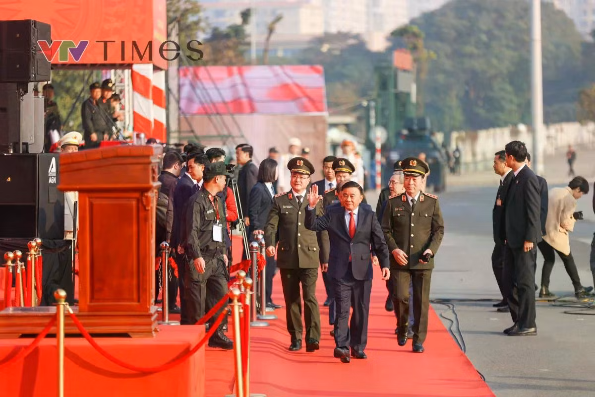Đồng chí Trần Cẩm Tú, Ủy viên Bộ Chính trị, Thường trực Ban Bí Thư, Trưởng tiểu ban tổ chức, phục vụ Đại hội lần thứ XIV dự và chỉ đạo buổi lễ.