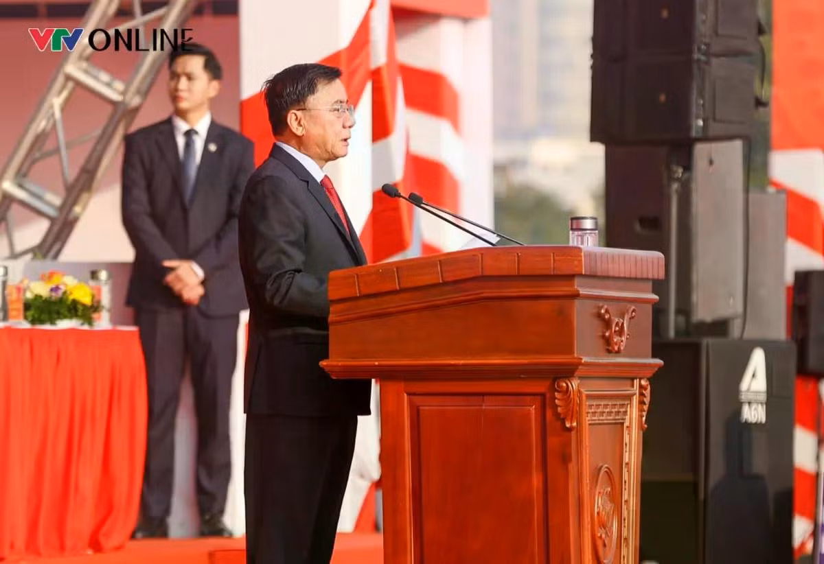Đồng chí Trần Cẩm Tú, Uỷ viên Bộ Chính trị, Thường trực Ban Bí thư, Trưởng tiểu ban tổ chức, phục vụ Đại hội lần thứ XIV phát biểu chỉ đạo buổi lễ.