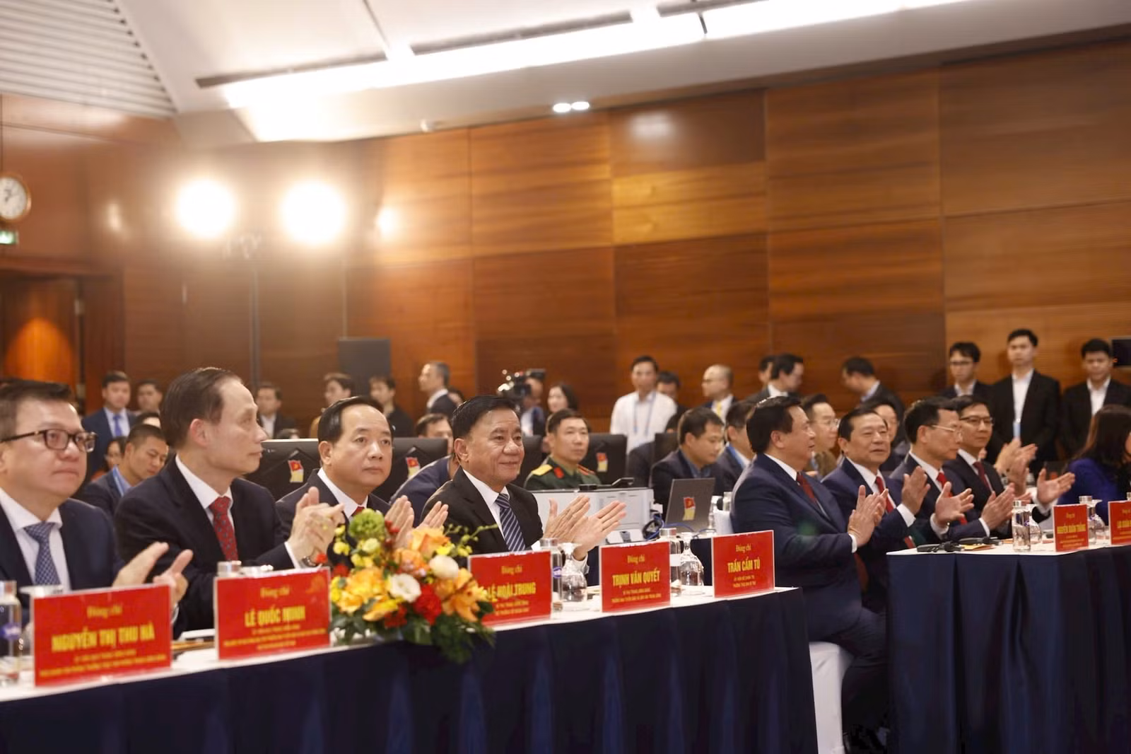 Các đại biểu dự lễ phát hành.