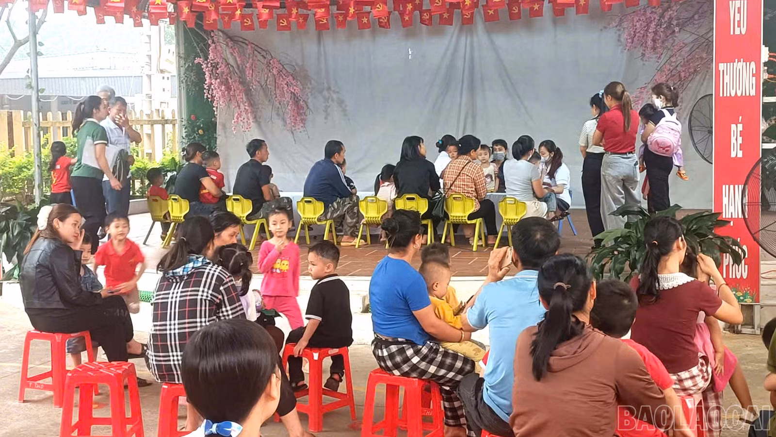 baolaocai-br_anh-4-tin-kham-chua-benh-1.jpg