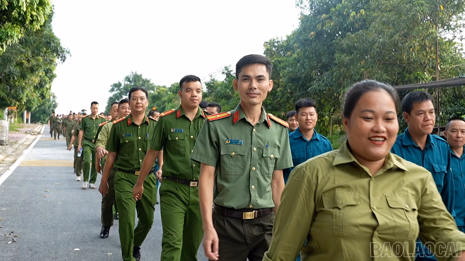 baolaocai-br_luc-luong-vu-trang-xa-tang-loong-tham-gia-chuong-trinh-cung-viet-nam-tien-buoc.jpg