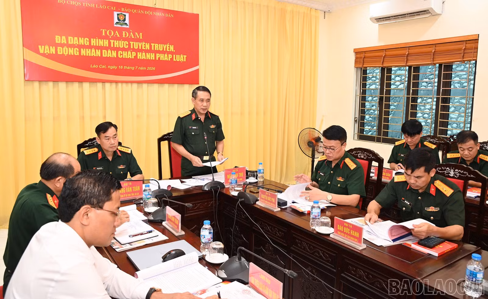 Đại tá Ngô Anh Thu phát biểu đề dẫn.