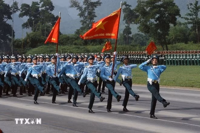 Khối sĩ quan Phòng không - Không quân tại buổi hợp luyện.