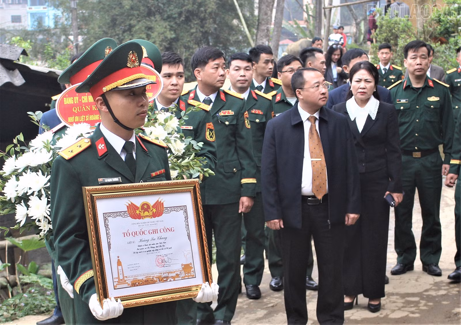 baolaocai-tr_19-3-trao3.jpg