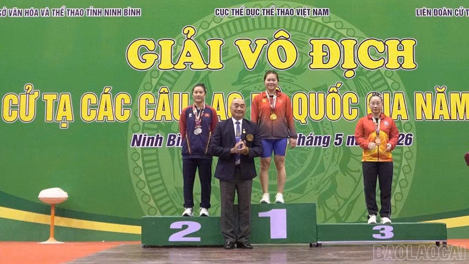 Vận động viên Quàng Thị Tâm giành 3 Huy chương Vàng ở hạng cân 58kg nữ.
