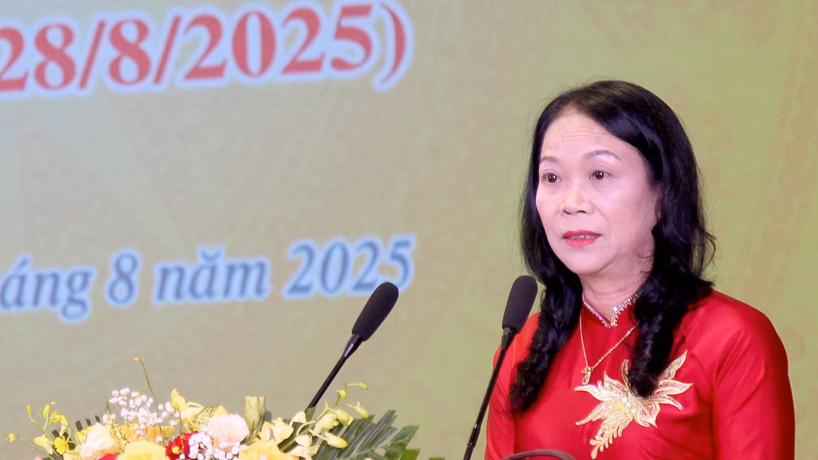 24-8-ba-hanh.jpg