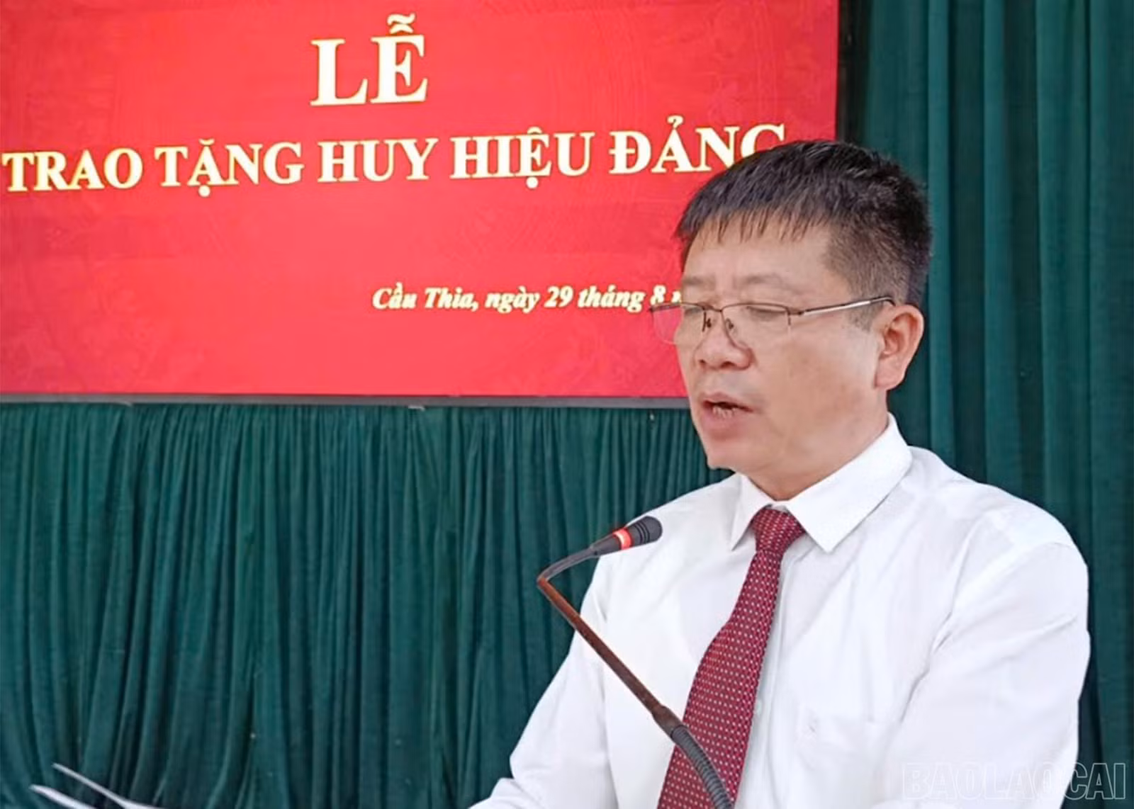 Đồng chí Mạc Văn Khải - Bí thư Đảng ủy, Chủ tịch HĐND phường Cầu Thia phát biểu tại buổi lễ.