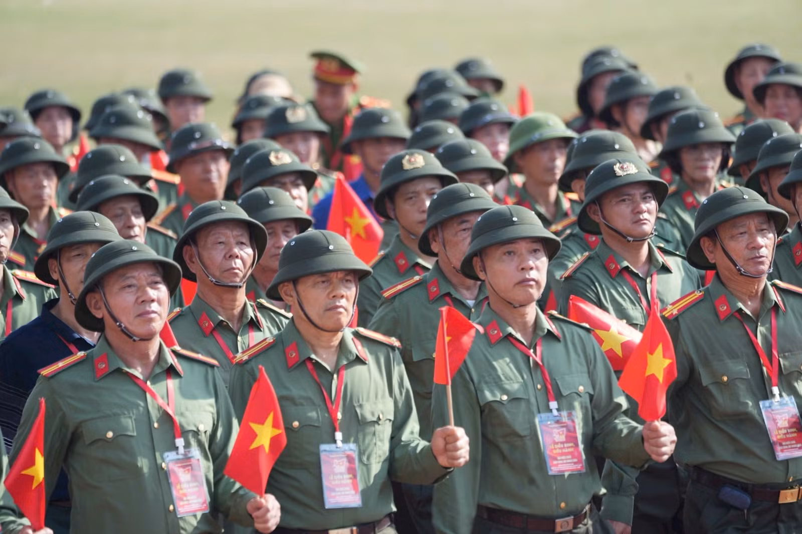 Khối cựu Công an nhân dân tham gia hợp luyện.