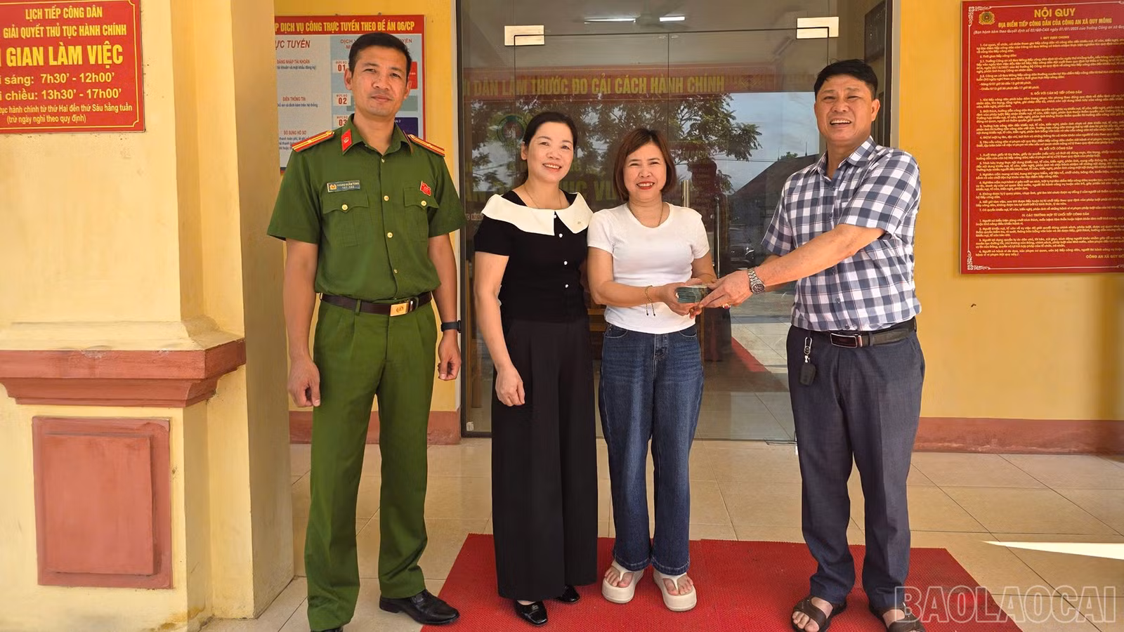 baolaocai-br_anh-1-congdan-ban-giao.jpg