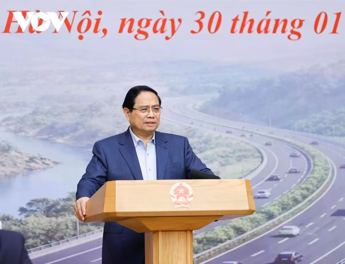 Thủ tướng đề nghị "dứt khoát không chia nhỏ gói thầu".