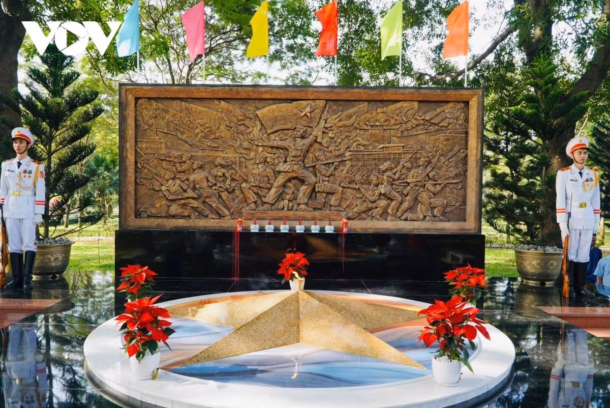 Bia Tưởng niệm cán bộ, chiến sĩ Biệt động Sài Gòn - Gia Định.