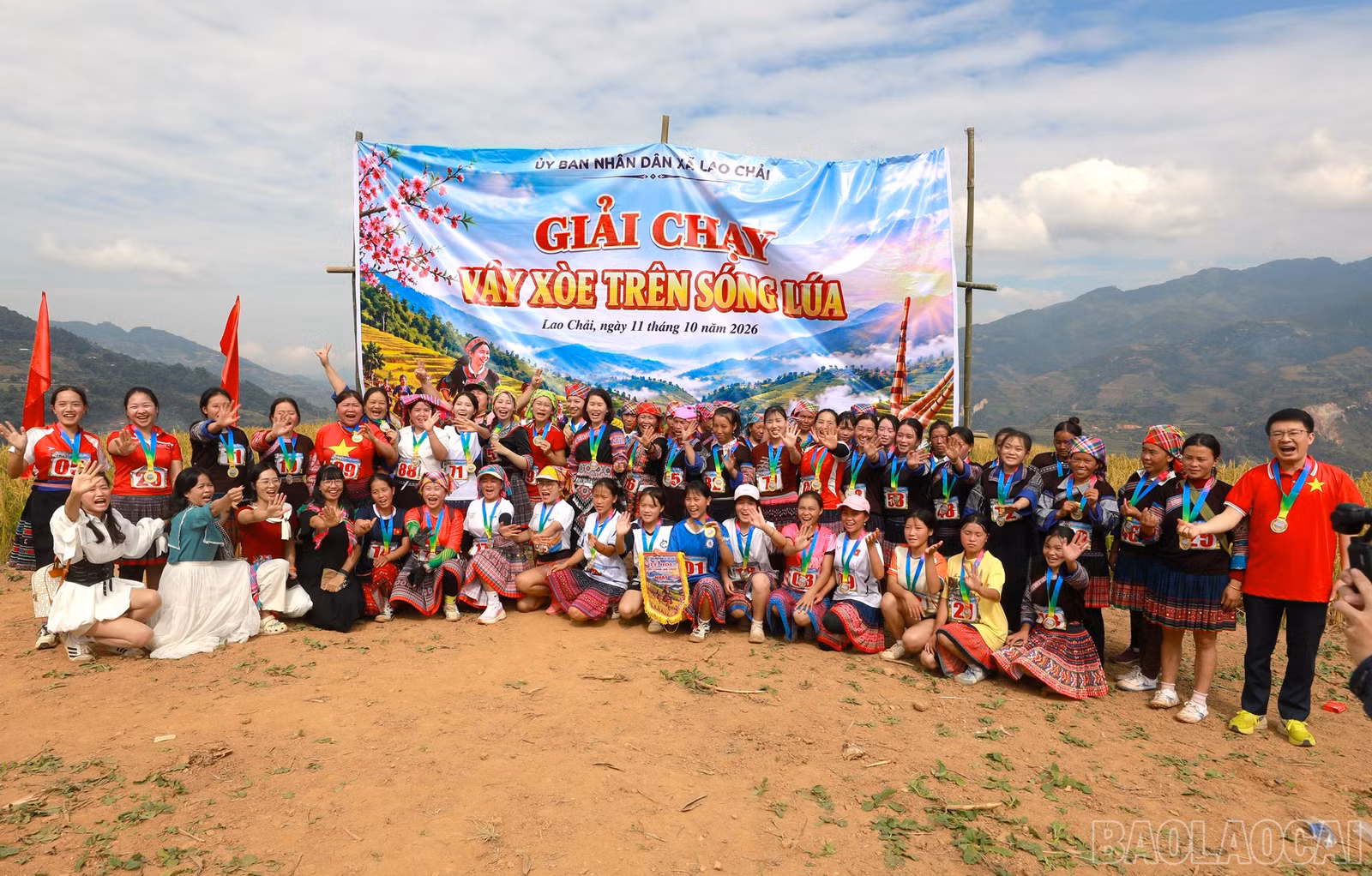 baolaocai-br_ban-to-chuc-chup-anh-luu-niem-voi-cac-vdv.jpg