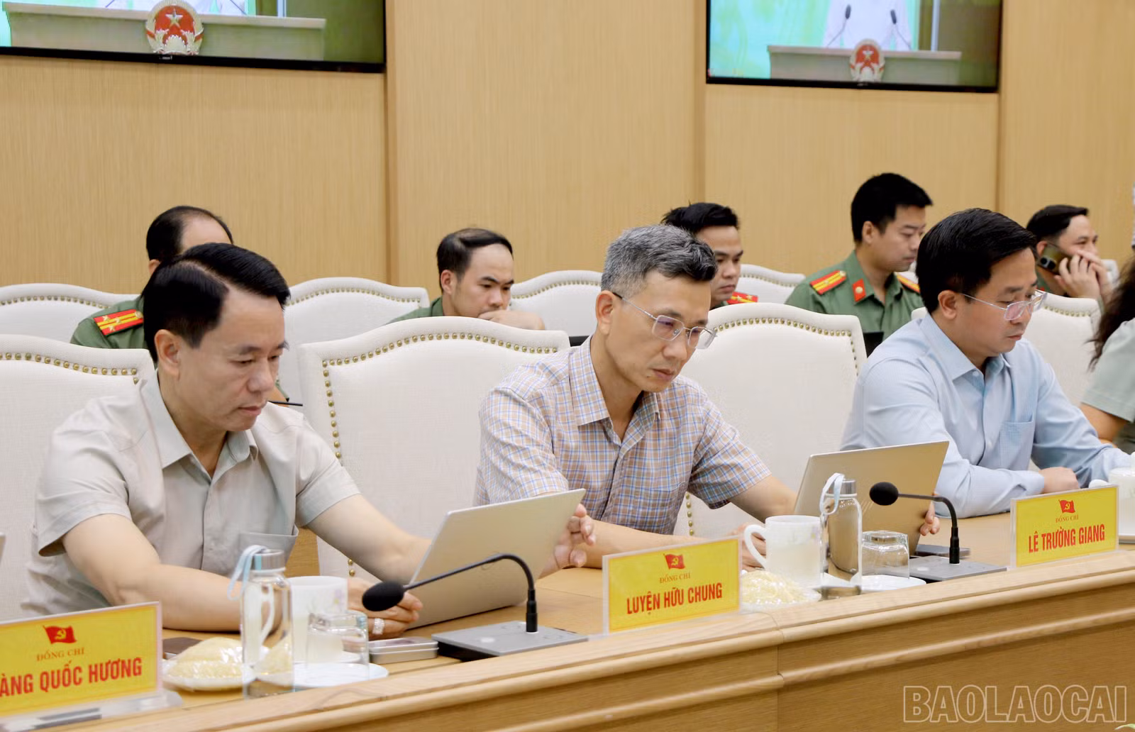 Các đại biểu tham dự phiên họp tại điểm cầu Lào Cai.
