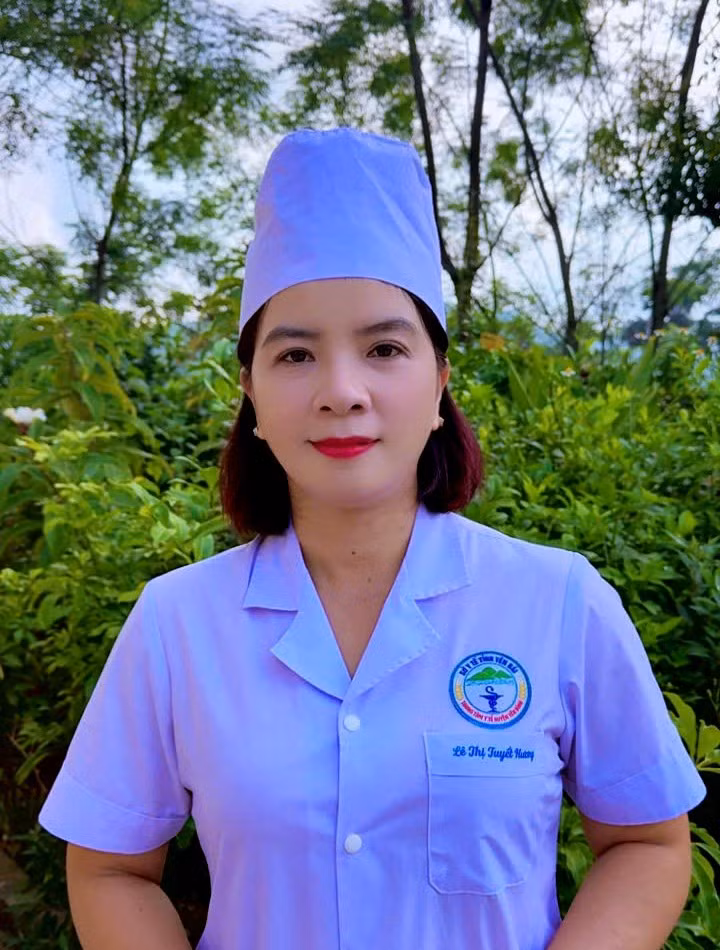 Y sĩ Lê Thị Tuyết Hương.