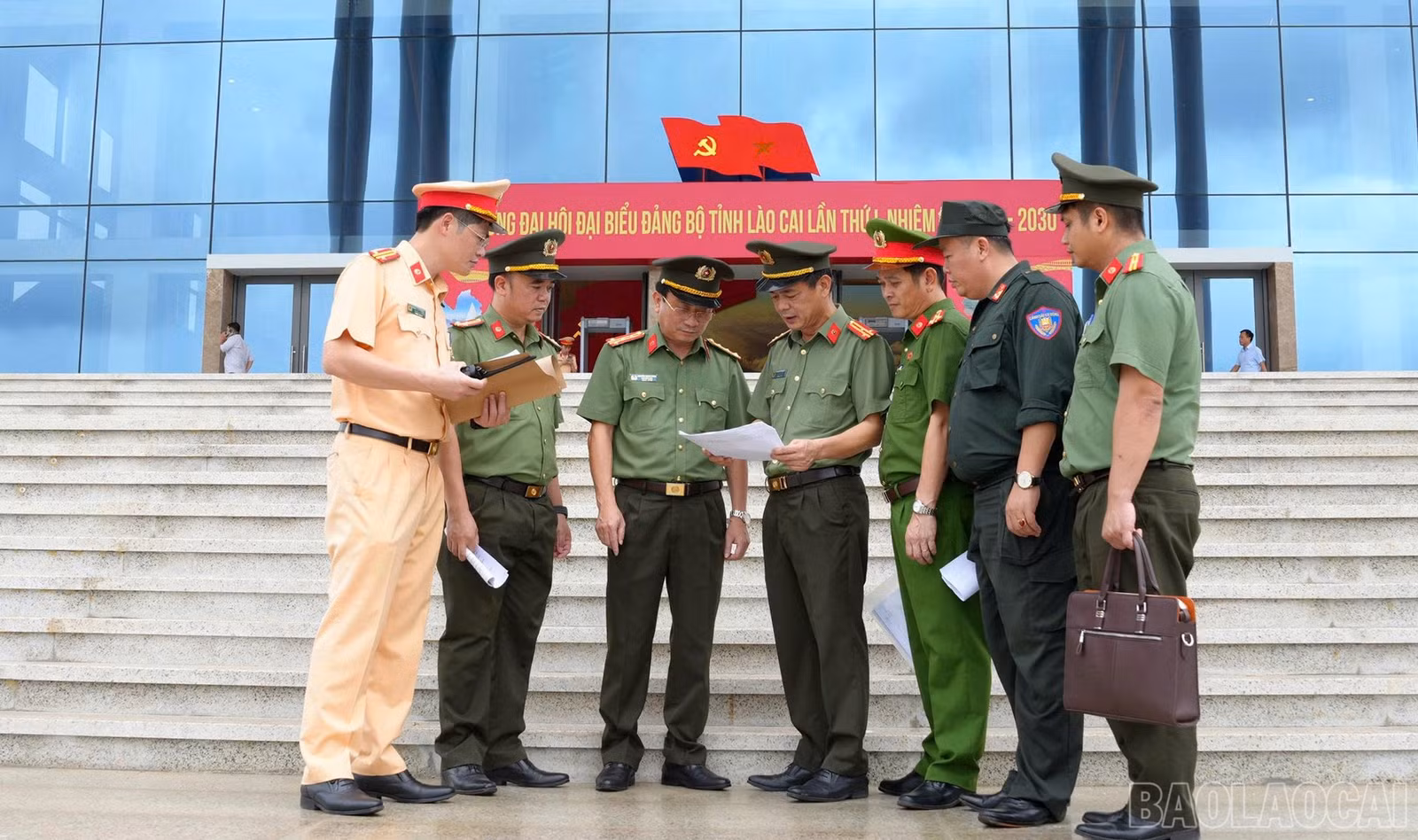 baolaocai-br_27-9-cong-an1.jpg