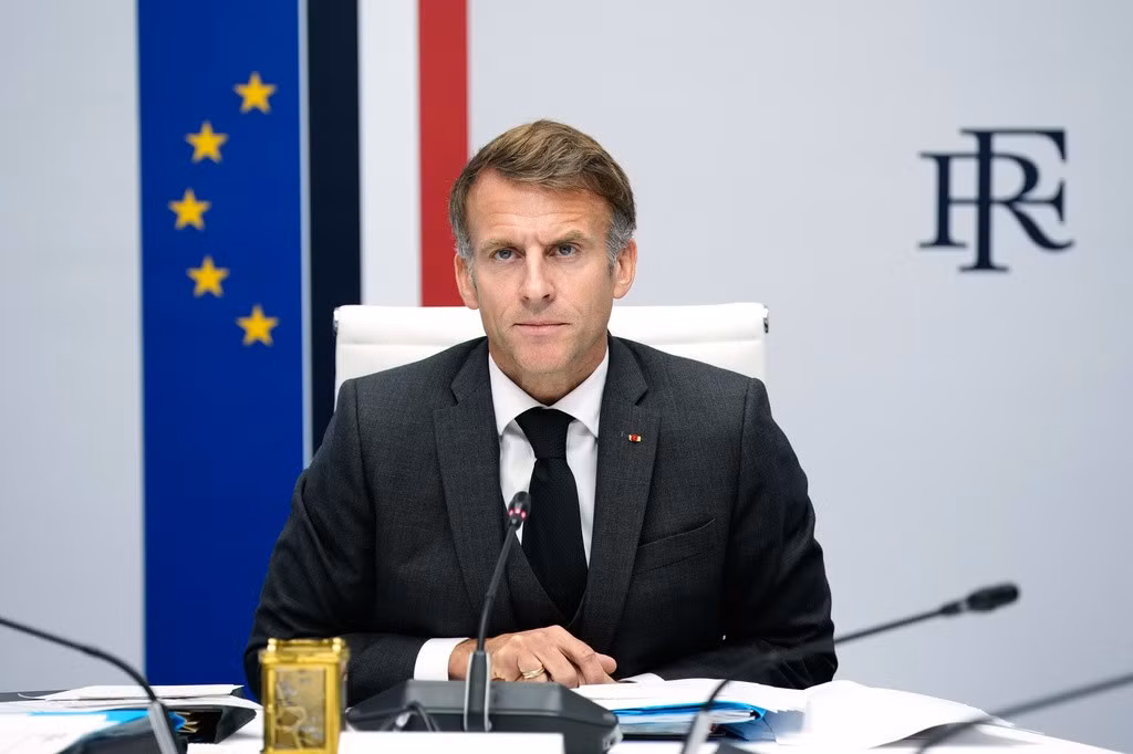 Tổng thống Pháp Emmanuel Macron dự cuộc họp Hội đồng An ninh tại Điện Elysee, Paris, ngày 22/10/2026. (Ảnh: AP)