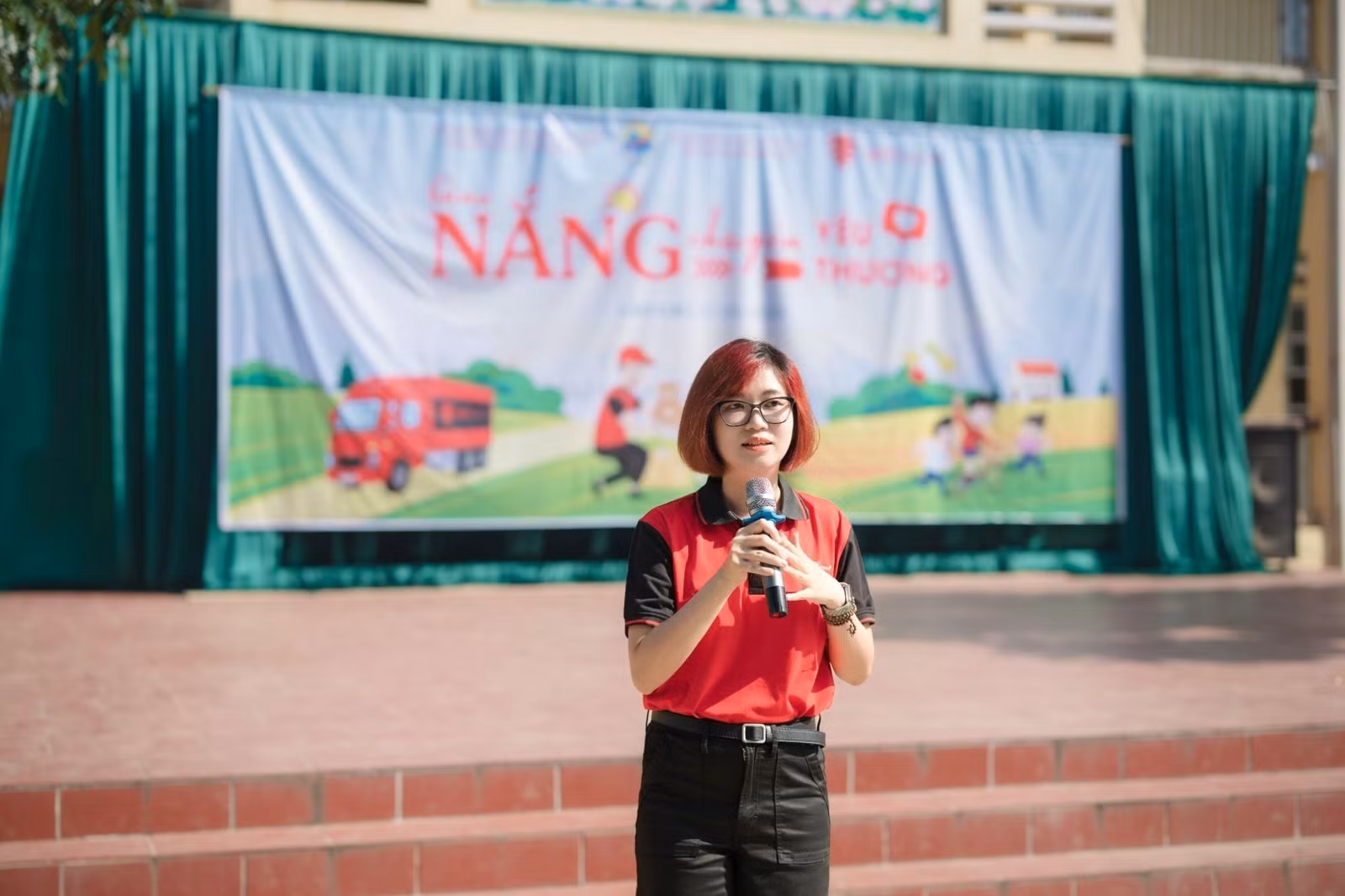 Bà Phạm Thanh Thảo - đại diện nhãn hàng 247Express phát biểu tại chương trình.