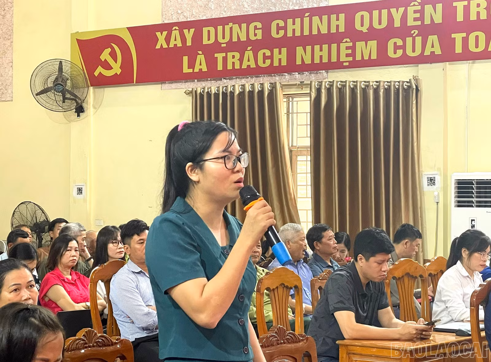 baolaocai-br_cu-tri-kien-nghi-tai-hoi-nghi.jpg