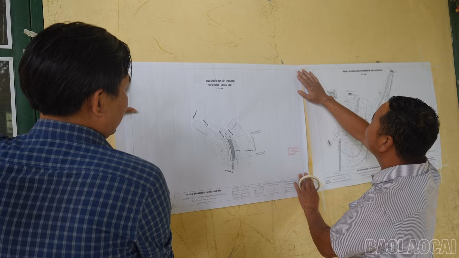 baolaocai-br_niem-yet-cong-khai-quyet-dinh-phe-duyet-du-an-va-ban-ve-tong-mat-bang-tai-nha-van-hoa-thon.jpg