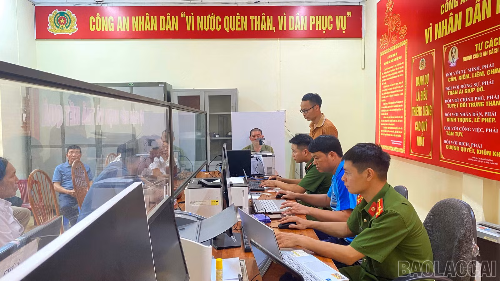 baolaocai-br_11-8-cong-anphuong4.jpg