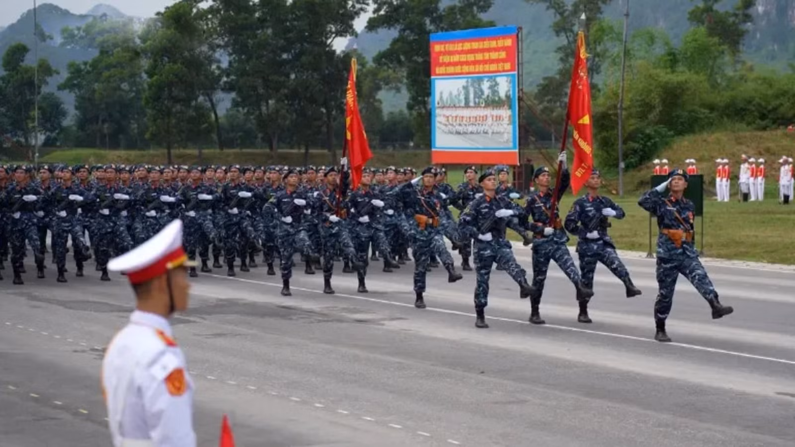 15-8-tuyenduong.jpg