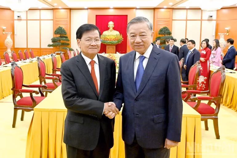 Tổng Bí thư Tô Lâm và Tổng Bí thư, Chủ tịch nước Lào Thongloun Sisoulith.