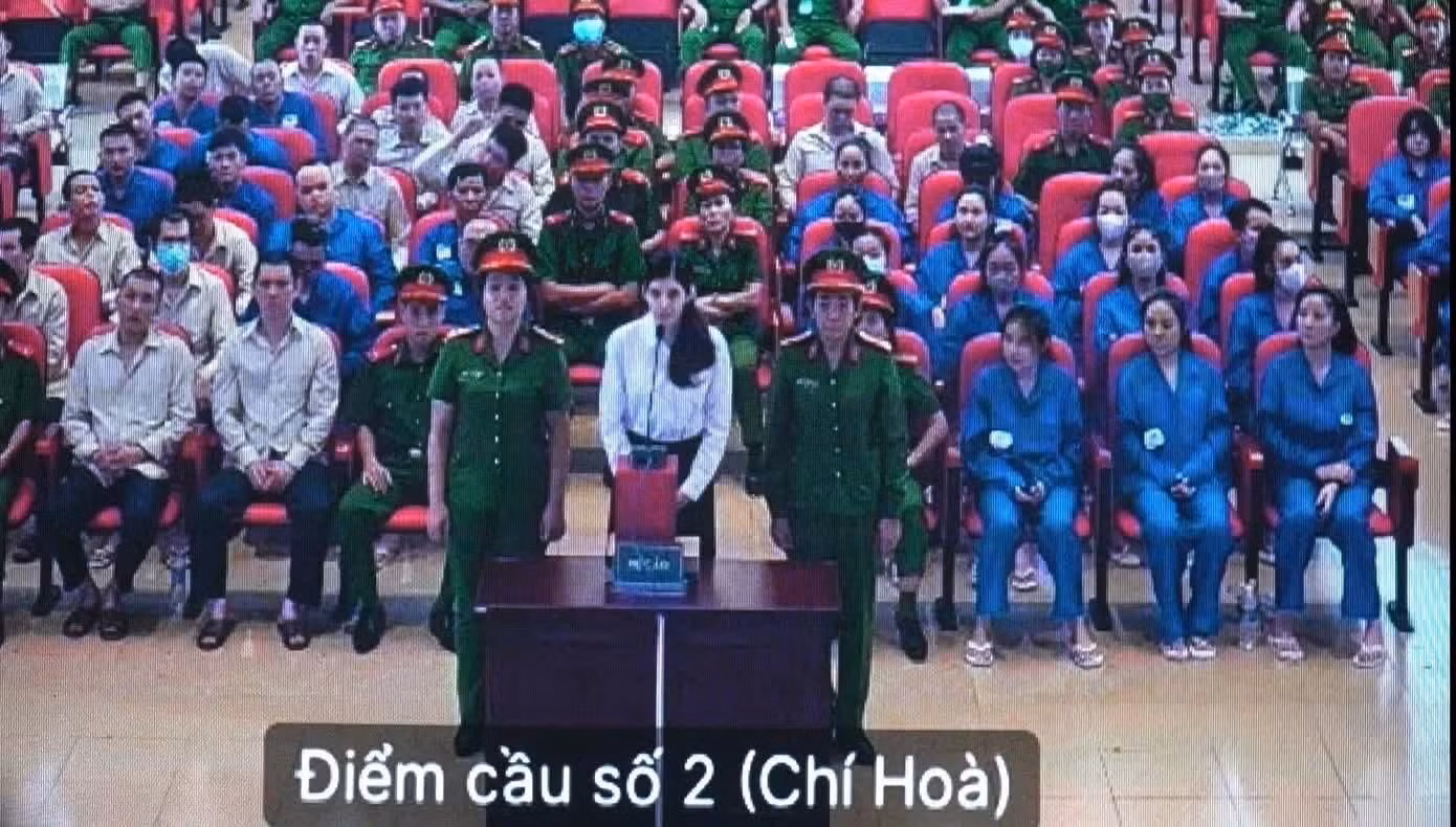 An Tây tại phòng xử án. Ảnh chụp qua màn hình.