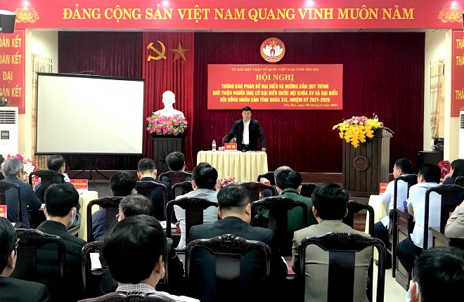 Điểm sự kiện nổi bật tỉnh Yên Bái tuần qua (1 - 7/3) ảnh 2 Đồng chí Giàng A Tông - Chủ tịch Ủy ban MTTQ tỉnh thông báo về việc điều chỉnh cơ cấu, thành phần và phân bổ số lượng người của các cơ quan, tổ chức, đơn vị được giới thiệu ứng cử đại biểu Quốc hội và HĐND tỉnh