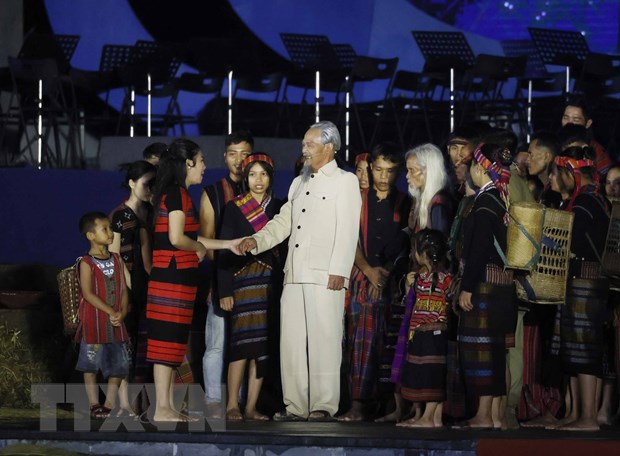 Chu tich nuoc du Le ky niem 65 nam ngay Bac Ho ve tham Quang Binh hinh anh 3