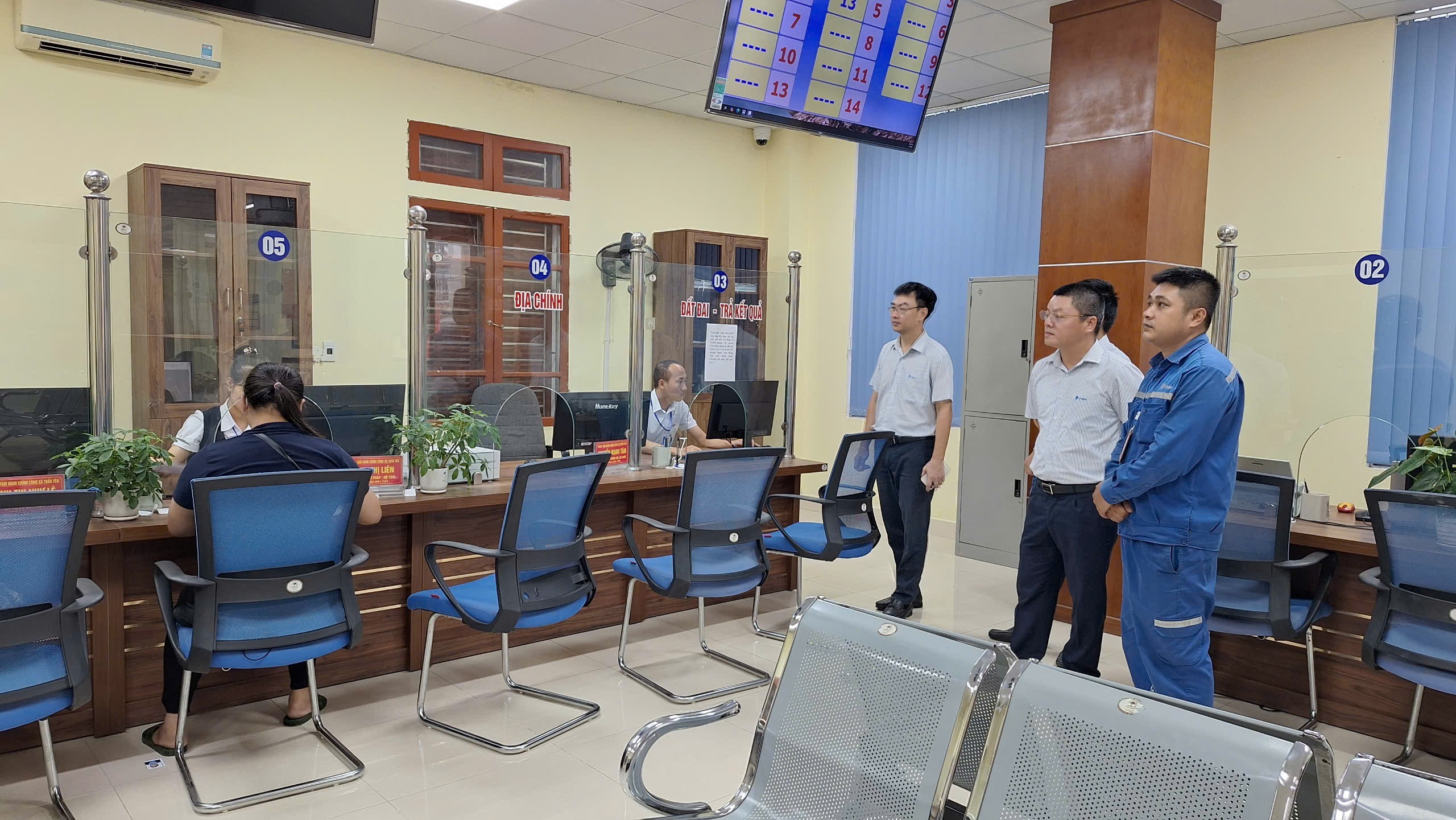 Lãnh đạo VNPT Yên Bái nắm tình hình tại các trụ sở xã, phường trên địa bàn tỉnh Lào Cai. vnpt3.png