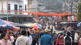 Nhộn nhịp phiên chợ lớn nhất trong năm tại Sín Chéng